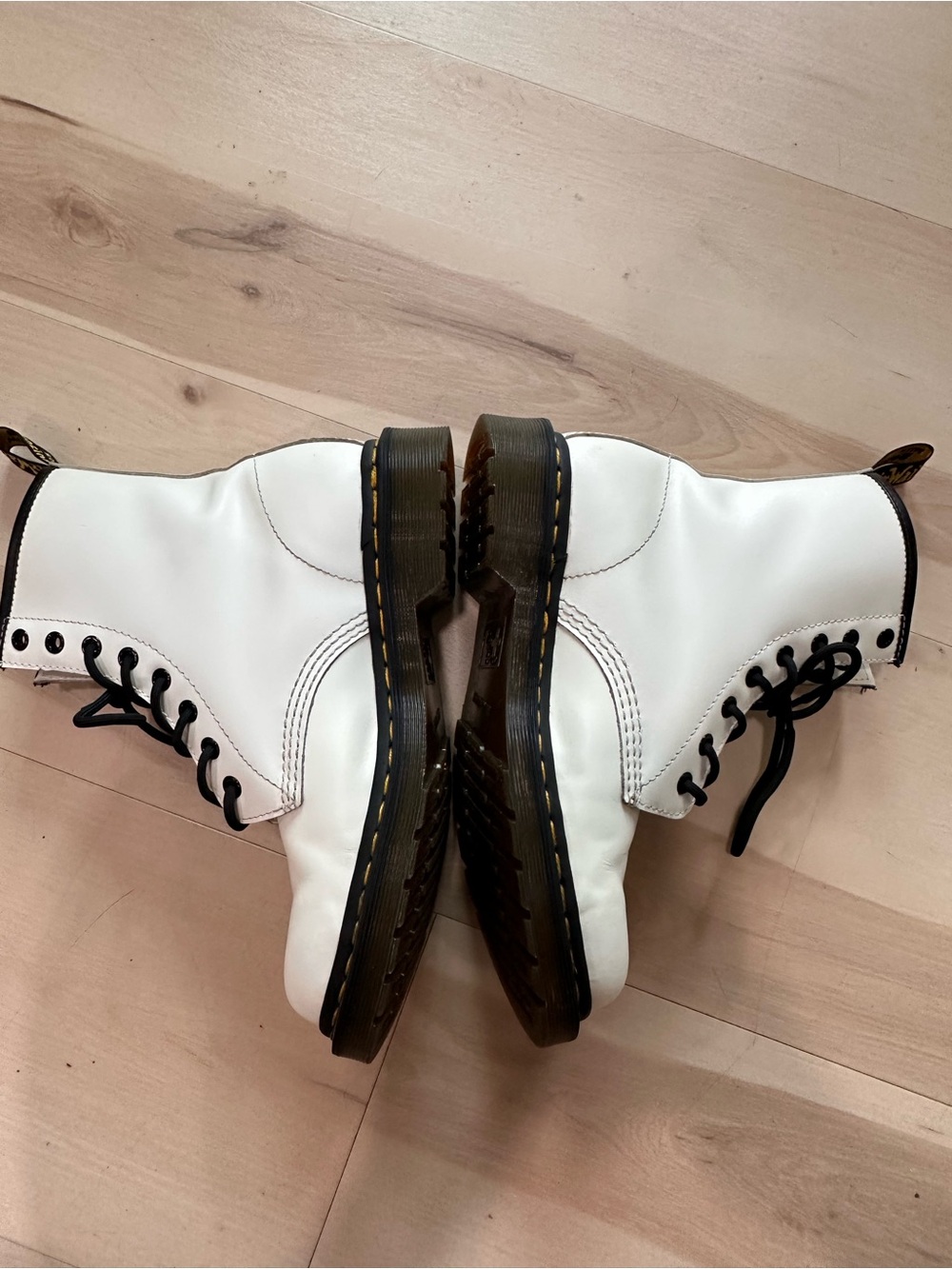 Dr. Martens 1460 White Leather Lace-Up Boots size 9 8-eyelet silhouette. - Picture 15 of 15